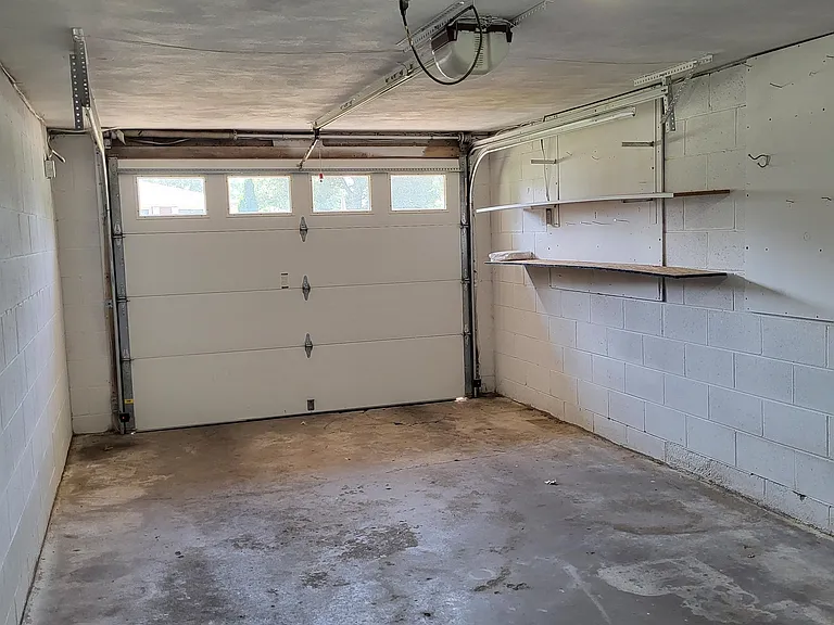 1324 Hillside Dr — Photo 18