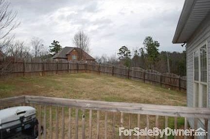 living room
						:
						large open floor plan