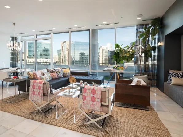 2408 Victory Park Ln APT 1439, Dallas, TX 75219