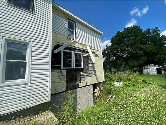 2nd image of 19 Liberty St