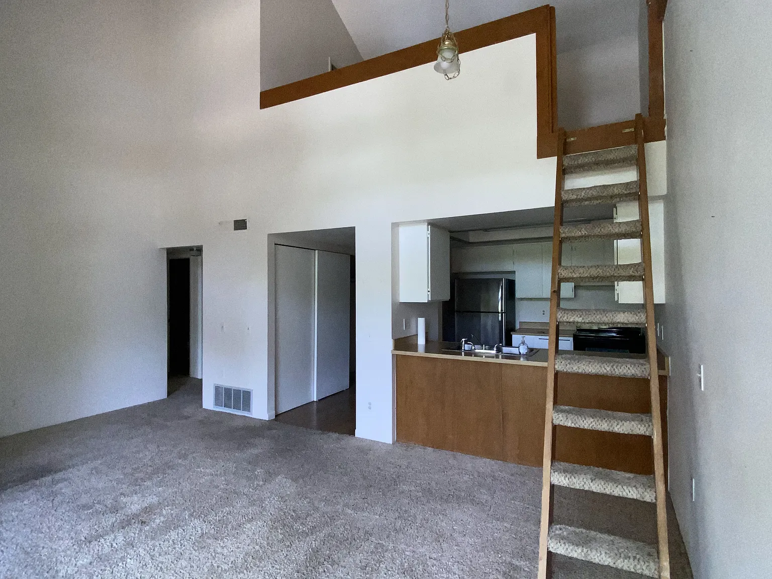 1 bed, 1.5 bath, 982 sqft, $1,625 — Photo 3