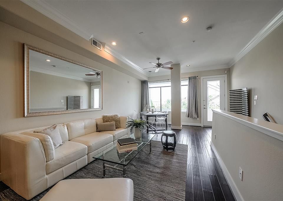 1st image of 510 Lovett Blvd APT 307