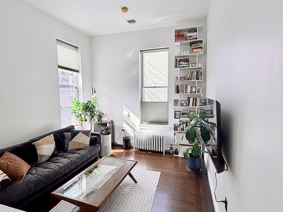 1st image of 277 York St Unit 102