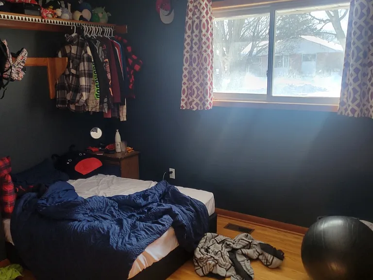 32 Holland Cres #2 — Photo 6