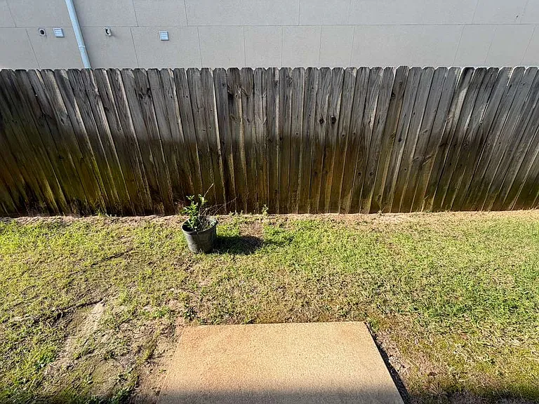 1529 Bentley Cir — Photo 19