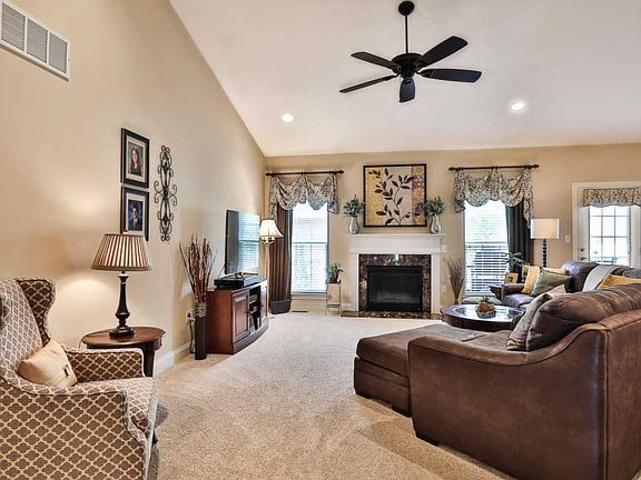 5th image of 527 Triton Way Dr