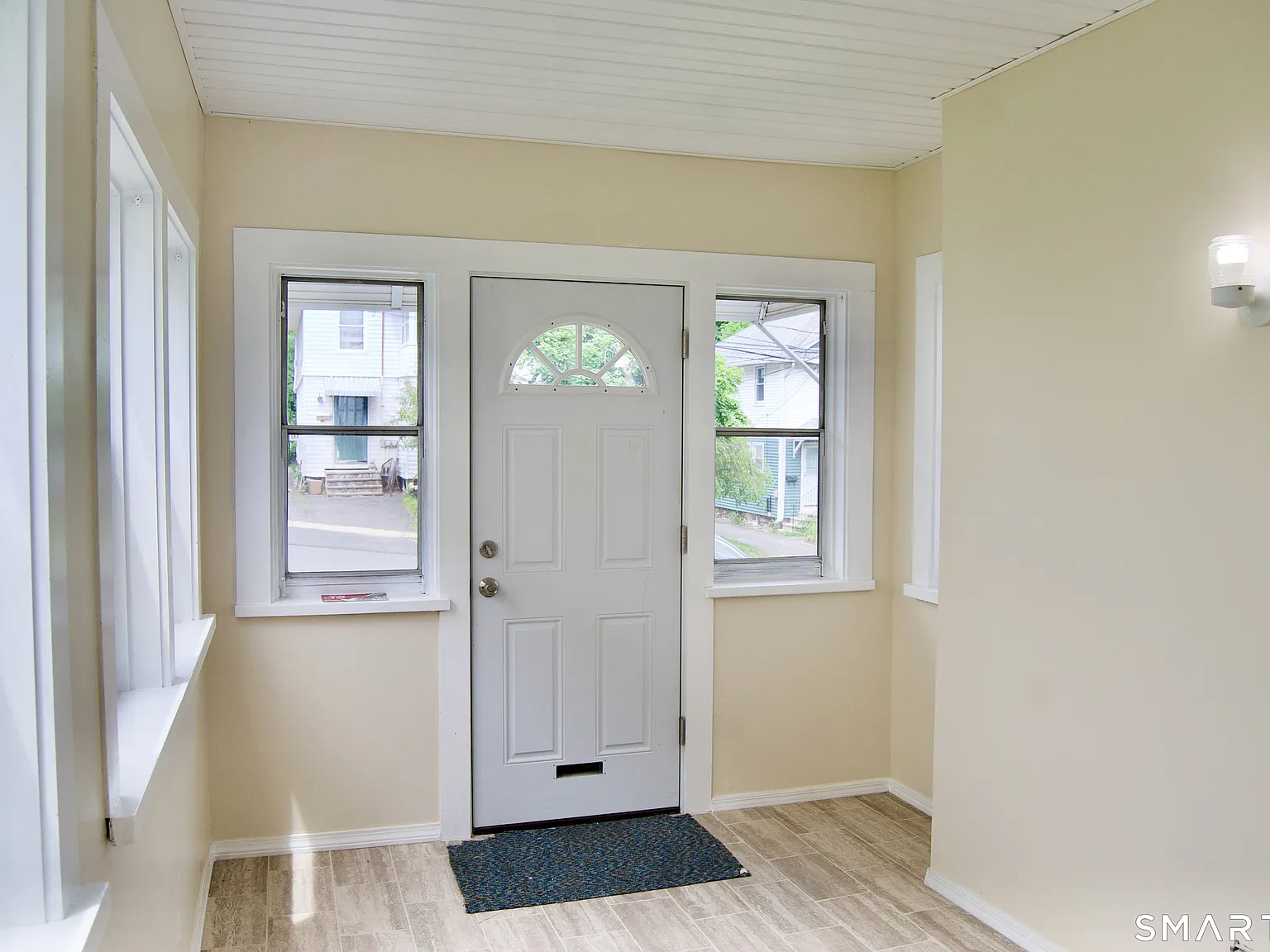 2 bed, 1.0 bath, 2188 sqft, $1,800 — Photo 2