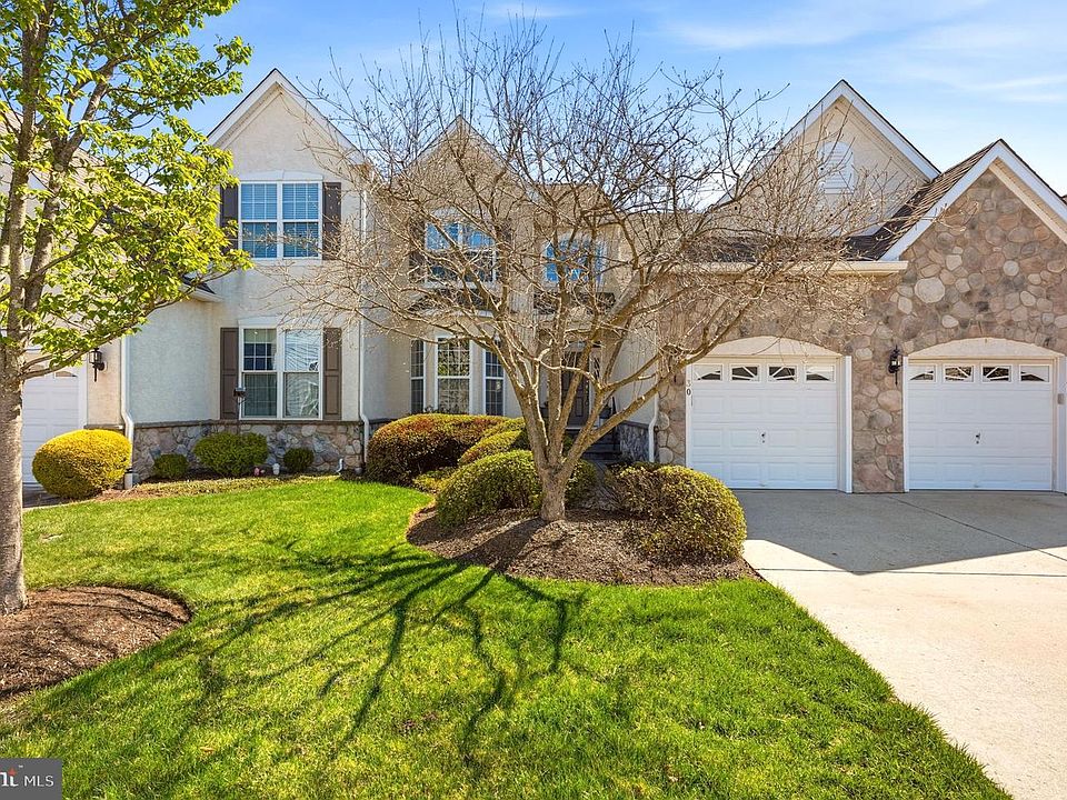 1st image of 30 McConkey Dr