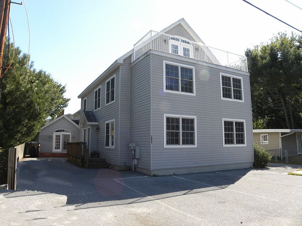 1st image of 204-A Rogers Ave