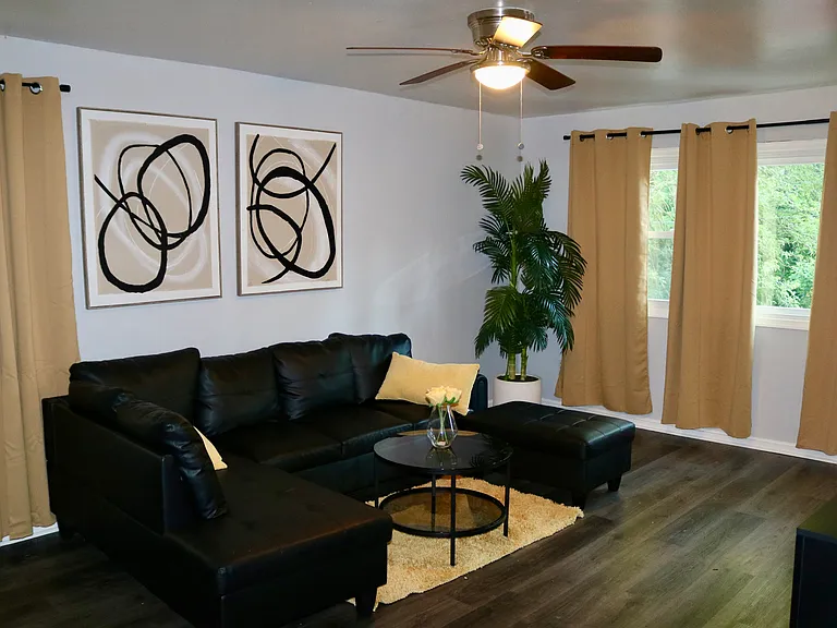 159 W Maryland Ave #2 — Photo 8