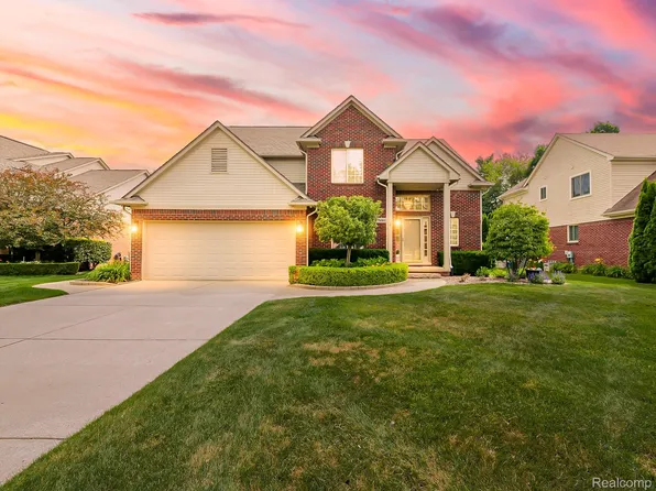 57492 Hawthorn Dr, Washington, MI 48094