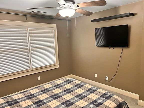 2nd image of 2848 White Oak Dr