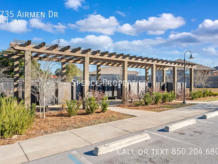 4735 Airmen Dr — Photo 36