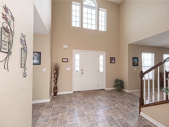 3rd image of 111 Naughton Cir