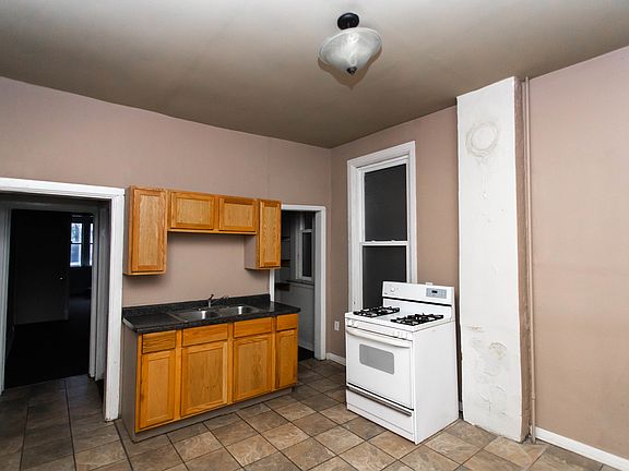 4th image of 1924 S Homan Ave #1