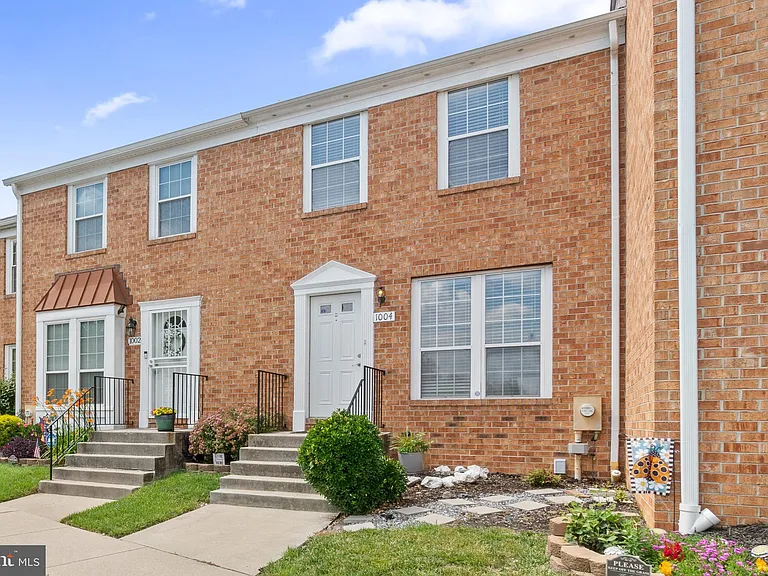 1004 Dartmouth Glen Way — Photo 2
