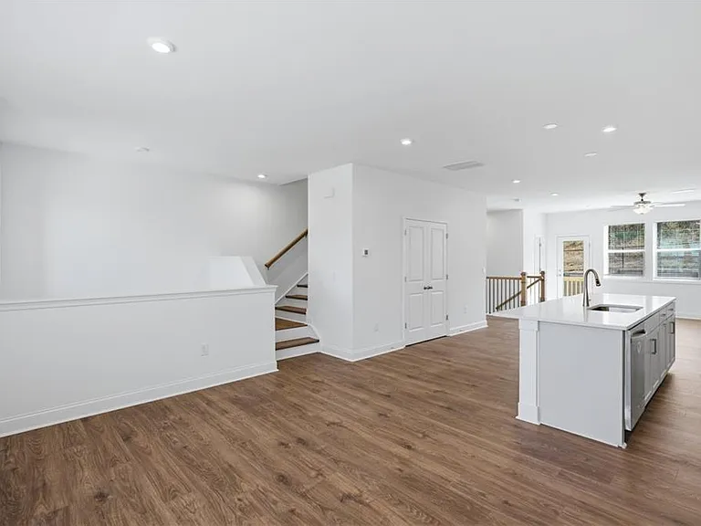 376 Sunset Hollow St — Photo 16