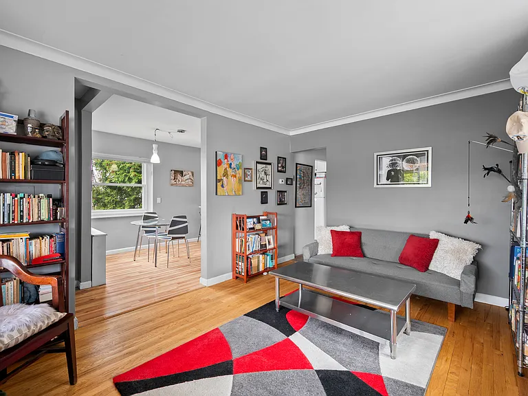 180 Tier St — Photo 1