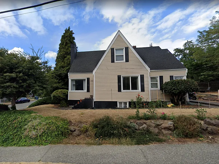 6800 27th Ave NE #3 — Photo 1