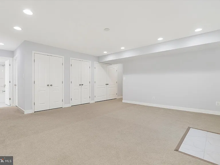 132 Pineview Ave #B — Photo 38