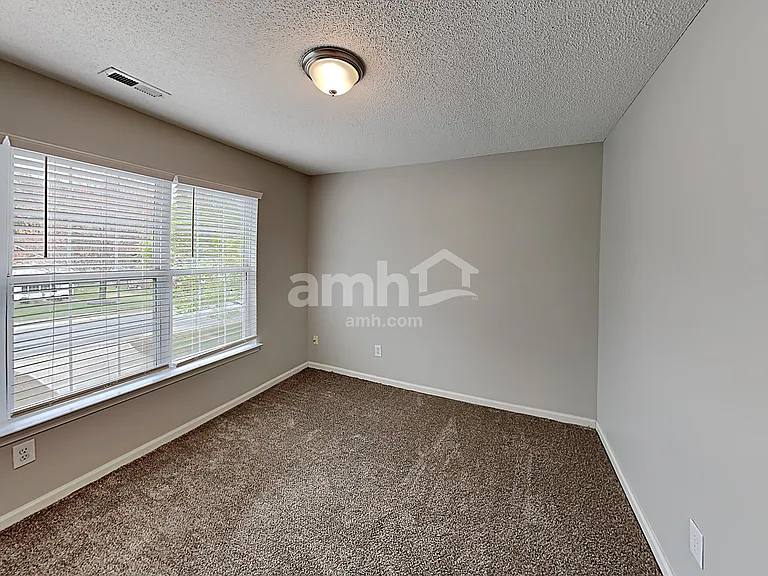 1020 Ridgefield Cir — Photo 17