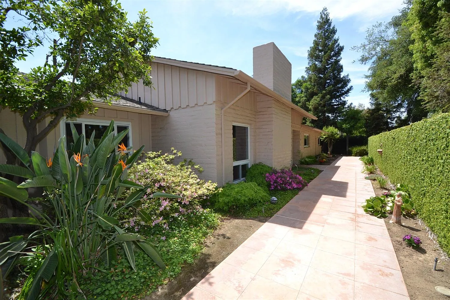 424 E Ashlan Ave photo 1