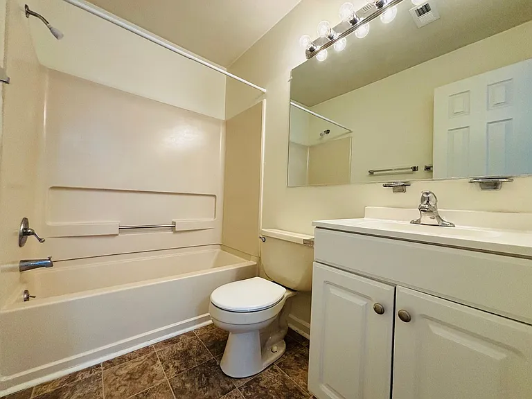 401H Berryfield Ln — Photo 13