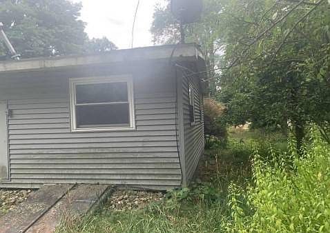 5th image of 2781 Mannix St