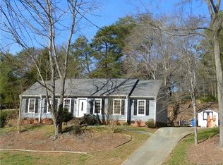 1300 Somersby Ln, Matthews, NC 28105