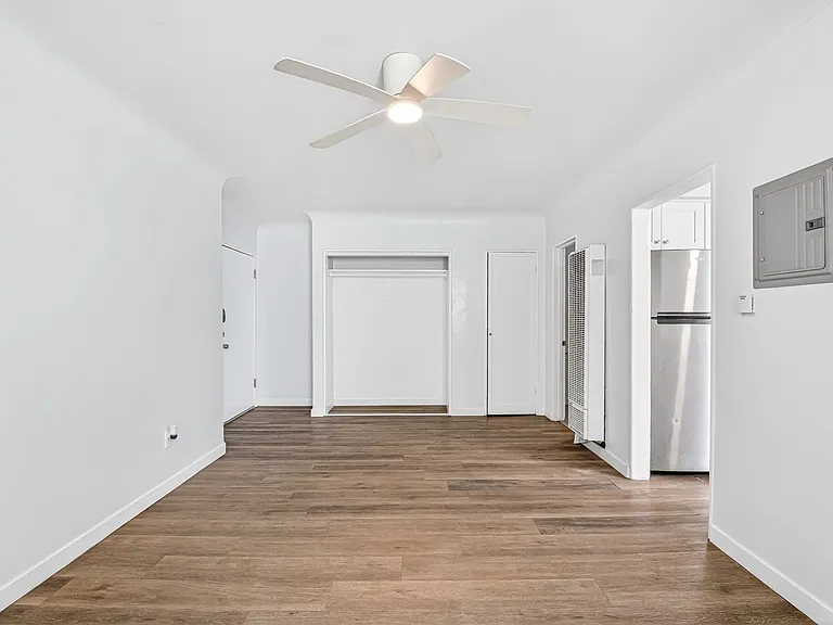 636 Linden Ave — Photo 3