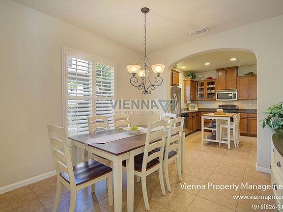 3rd image of 9037 Crescenda Ln