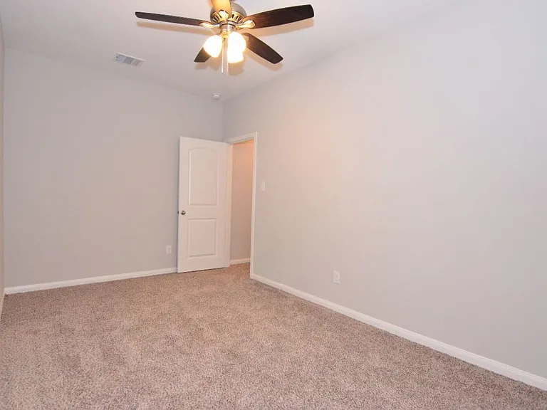 146 Star Spangled Dr — Photo 18