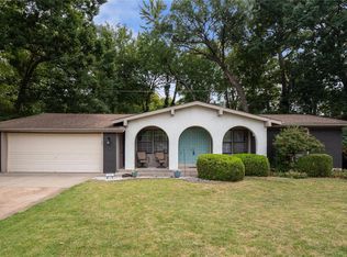1108 Olde Coventry Dr, Saint Charles, MO 63301