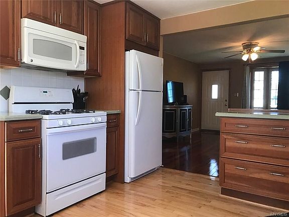 5th image of 375 Cherokee Dr