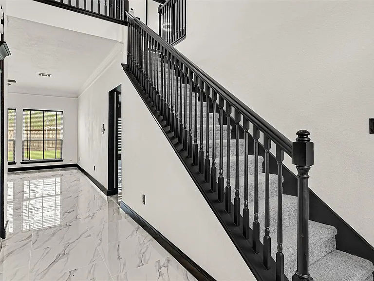 11915 Helene Ct — Photo 31