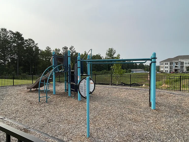 1408 Irving Hill Dr — Photo 43