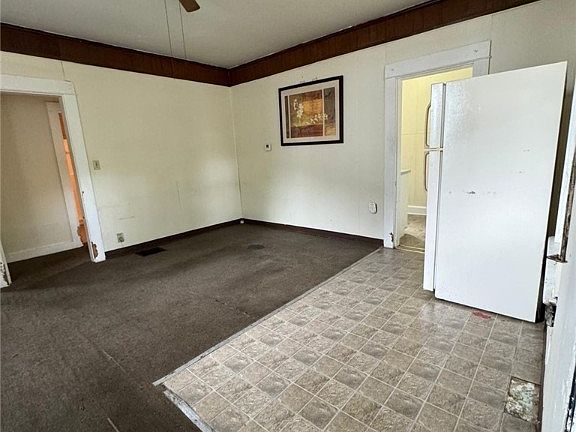 5th image of 214 Mead St