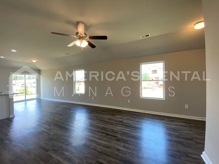 52 Cottage Ln — Photo 5