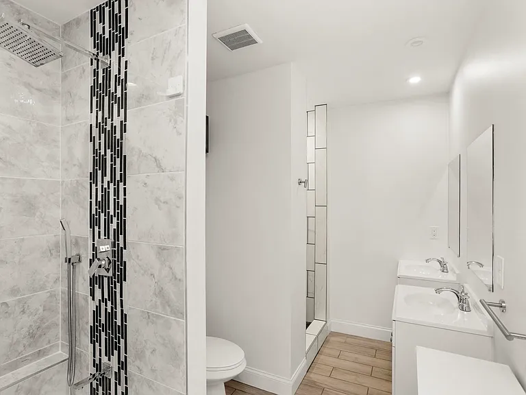 239 E Bledsoe St — Photo 30