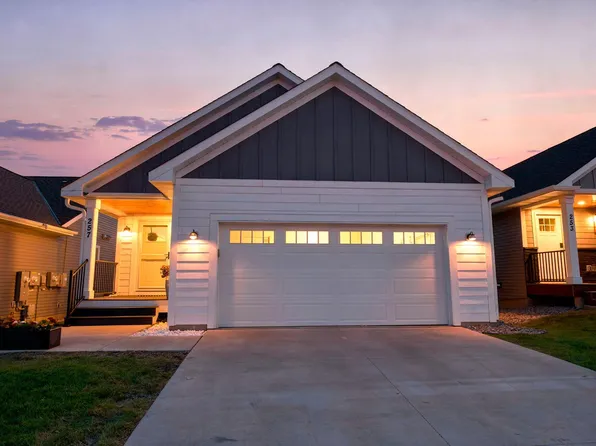 257 McCarrons Pl W, Roseville, MN 55113