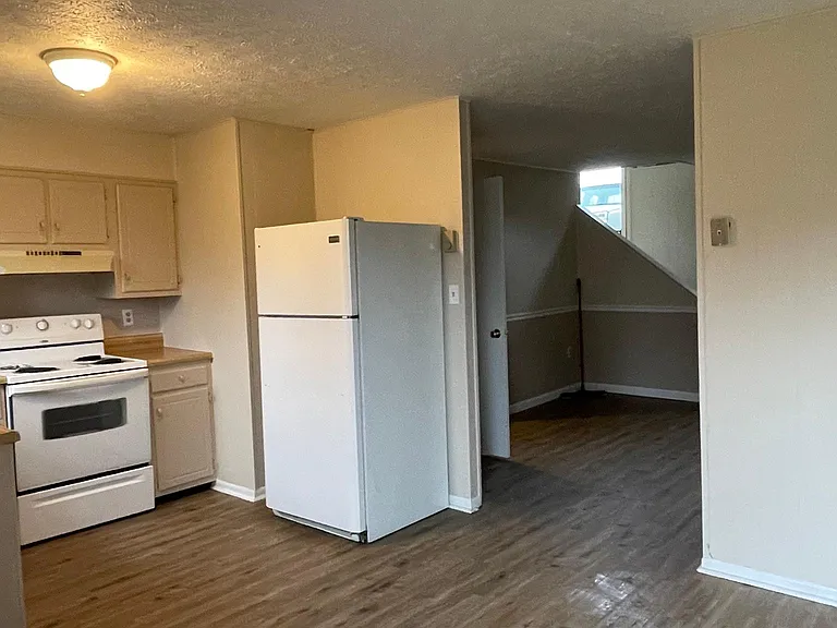 136 Hale Ave #3 — Photo 3