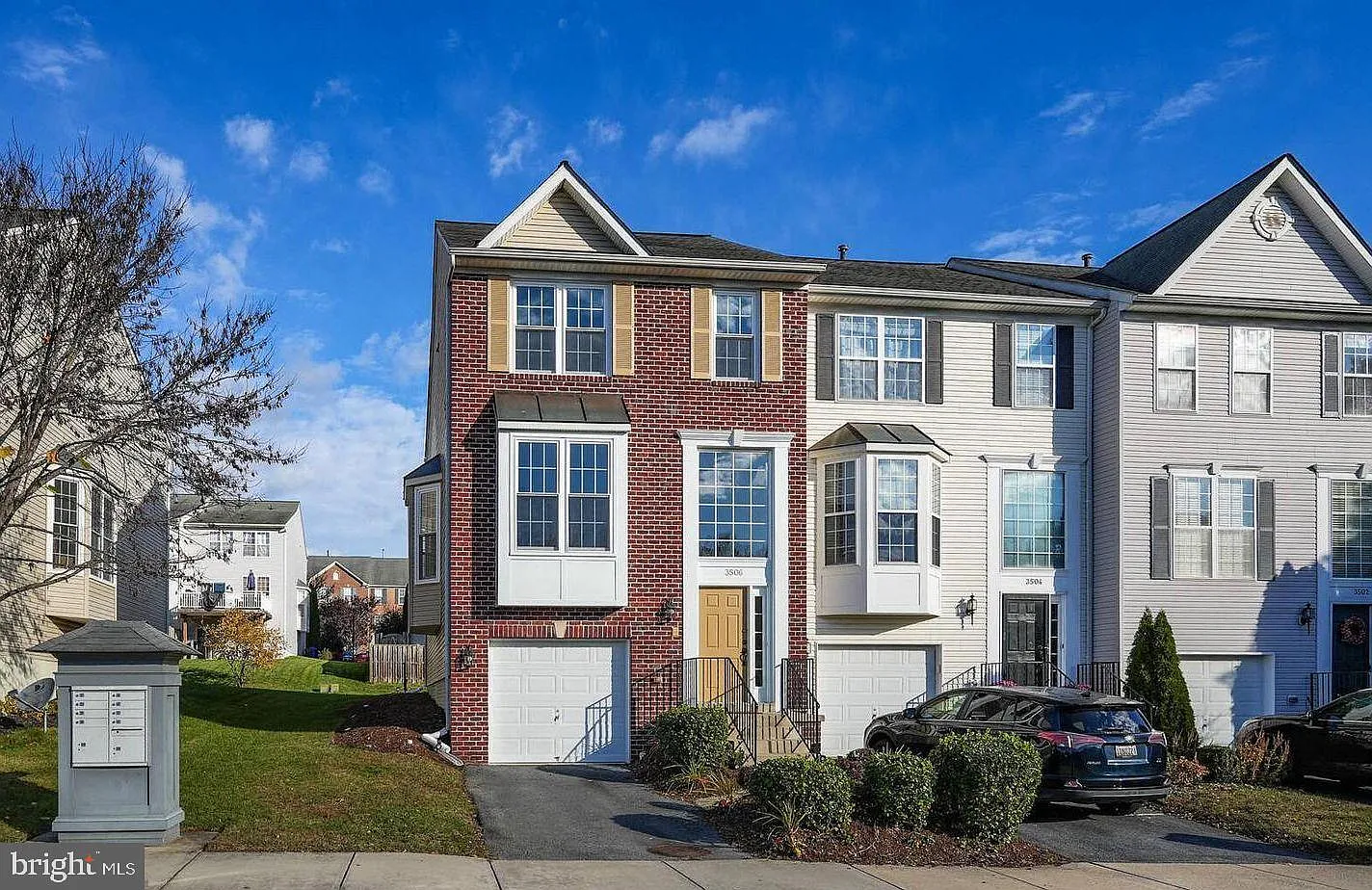 3 bed, 4.0 bath, 2383 sqft, $3,000 — Photo 1