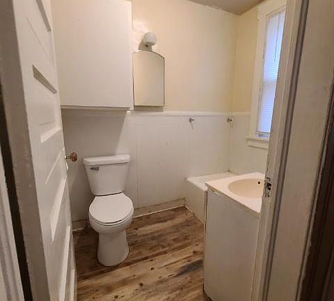 5th image of 326 Western Ave #2