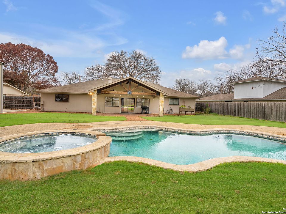 1st image of 1323 Lake Winds Cir