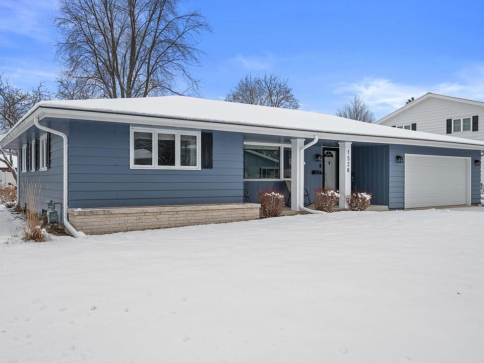 1st image of 1528 Carmen AVENUE