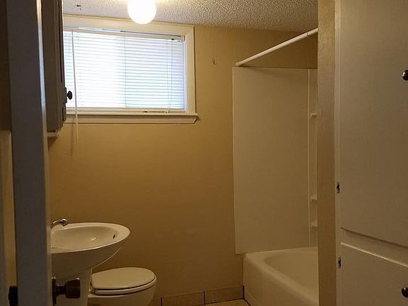 5th image of 614 W Texas Ave