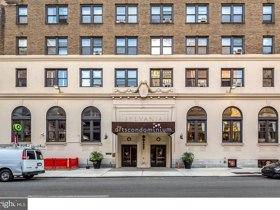 1324 Locust St #923
