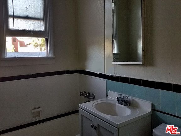 4th image of 607 S Dunsmuir Ave APT 306