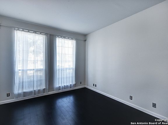 3rd image of 1214 Durbin Way