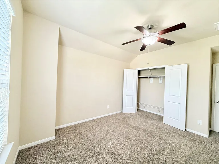 1242 S Maple Dr — Photo 23